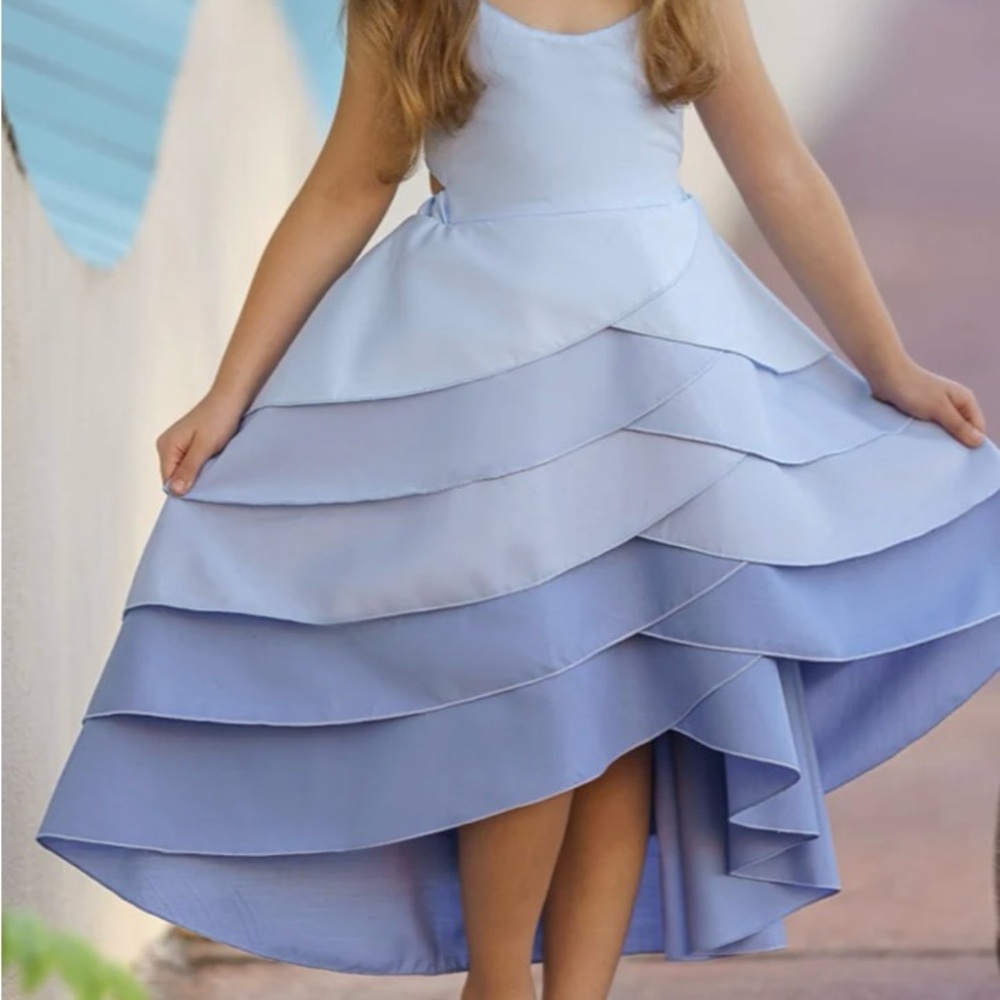 Pretty Petal Hues of Blues Tiered Dress Size 6/6X